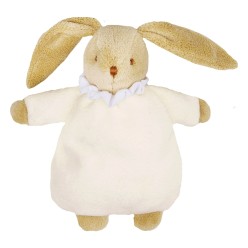 Léger et plat (moins de 4 cm), ce doudou hochet  est facile à attraper par les tout-petits.