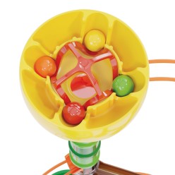 Des descentes vertigineuses et des courses effrénées !
Deux pistes à double spirale offrent des descentes rapides et spectacu